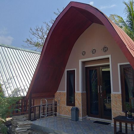 Two One Bungalow Gili Meno Bagian luar foto
