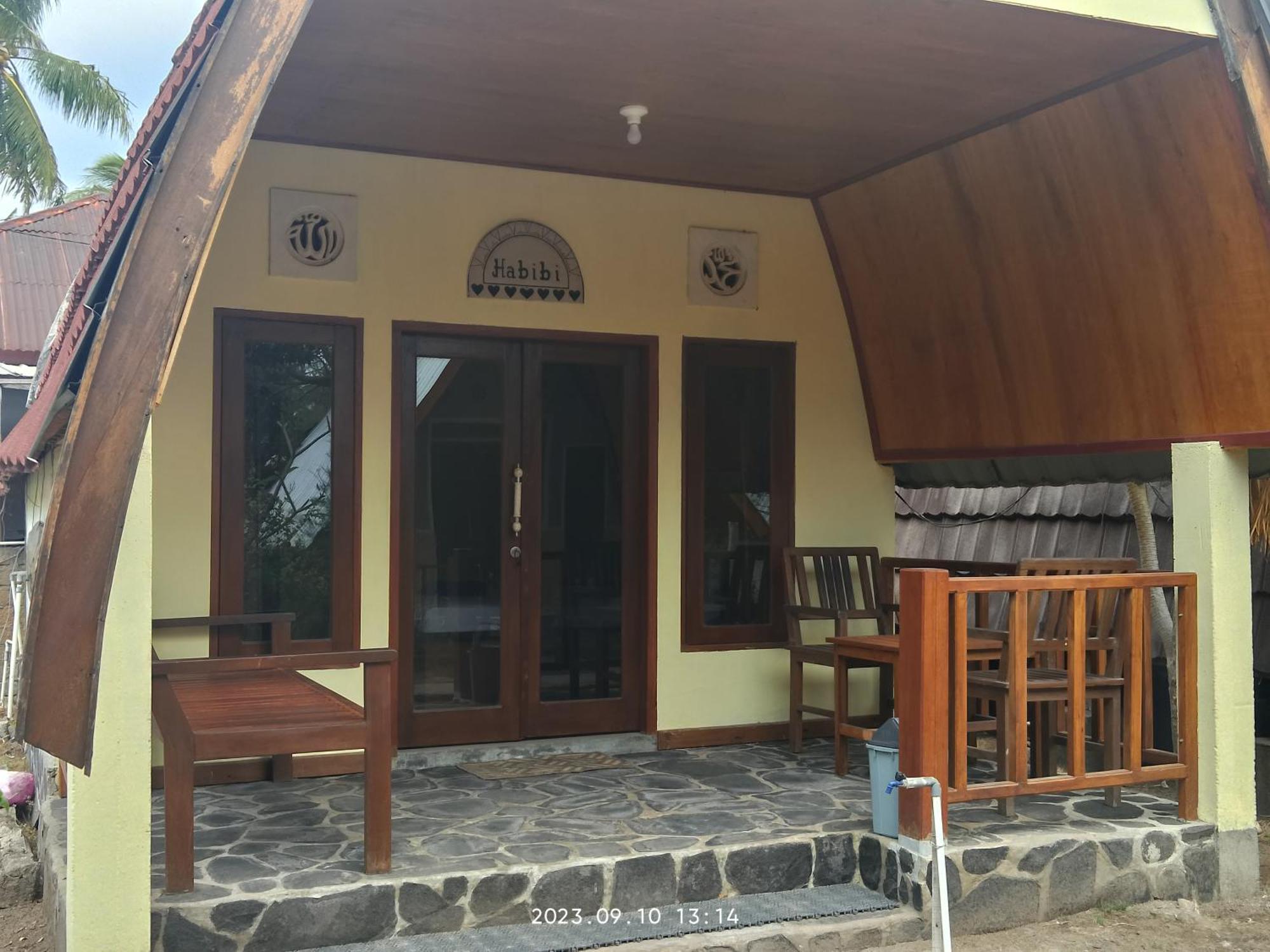 Two One Bungalow Gili Meno Bagian luar foto